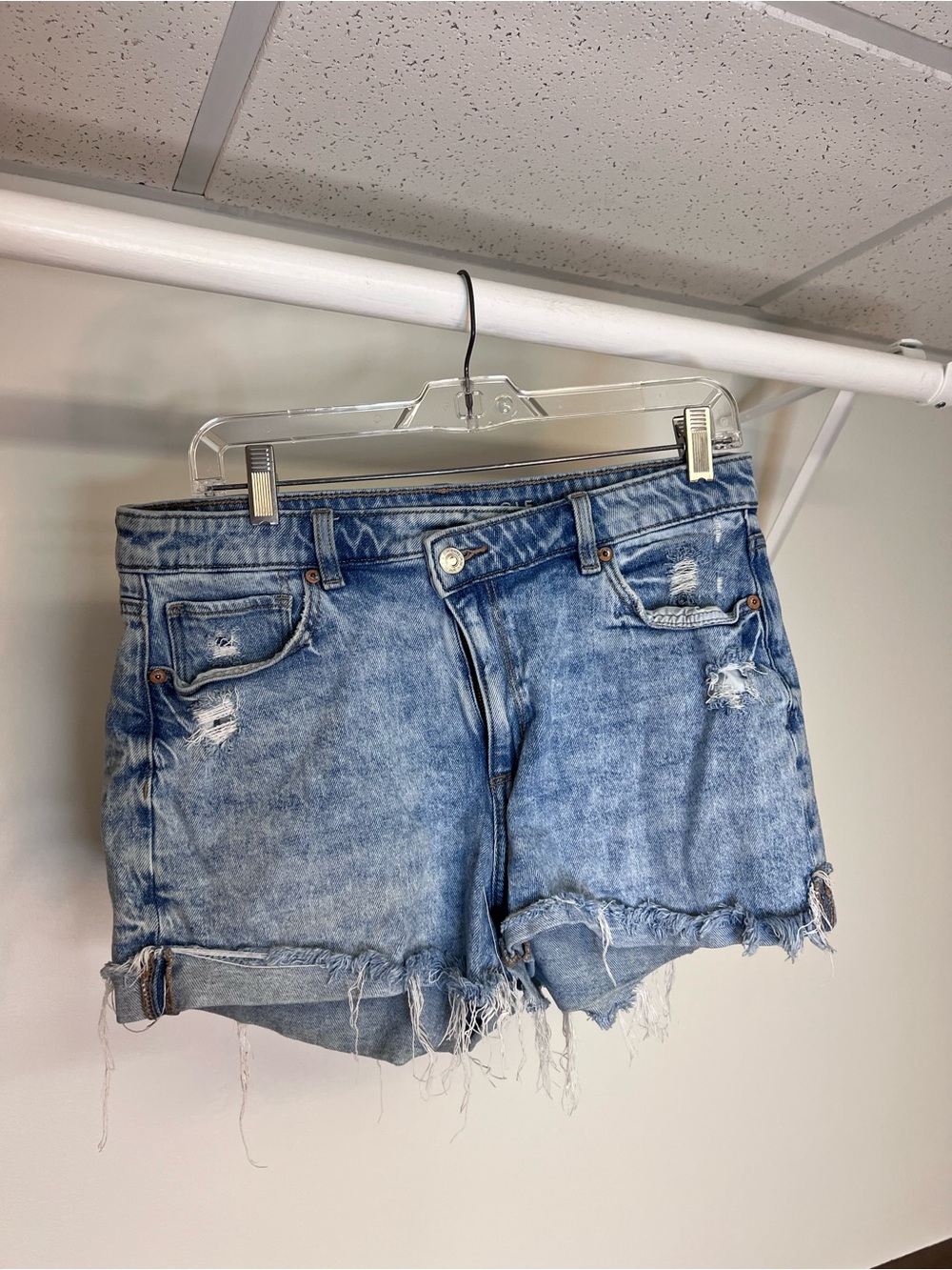 AEO Crossover Waist Distressed Denim Cutoff  Mom Shorts- 10